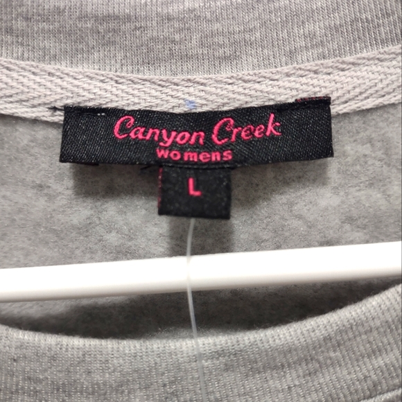 NWT!! Women's "Dog mom" long sleeve sweatshirt size large - Picture 3 of 5